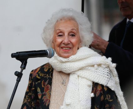 Abuelas de la Plaza de Mayo